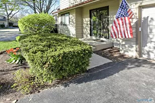 1596 Kirkwood Dr, Geneva, IL 60134 - Photo 2