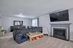 1596 Kirkwood Dr, Geneva, IL 60134 - Photo 10