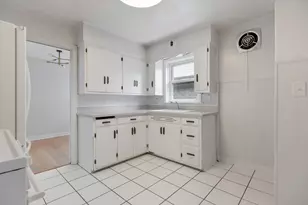 9338 S Ridgeway Ave, Evergreen Park, IL 60805 - Photo 10