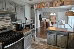 376 S Oak St, Manteno, IL 60950 - Photo 6