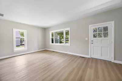 722 E Madison Avenue, Chrisman, IL 61924 - Photo 4