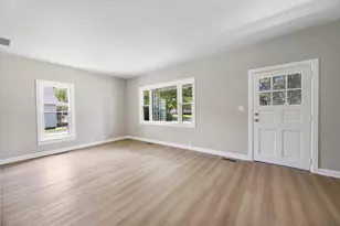 722 E Madison Ave, Chrisman, IL 61924 - Photo 4