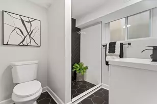 8746 S Wood St, Chicago, IL 60620 - Photo 22