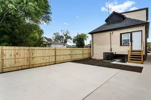 8746 S Wood St, Chicago, IL 60620 - Photo 26