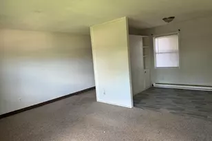 1209 39th Ave, Rockford, IL 61109 - Photo 10