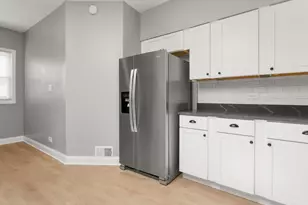 9230 S Elizabeth St, Chicago, IL 60620 - Photo 12