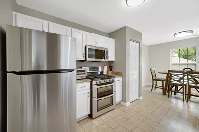 2623 Cobblestone Drive, Crystal Lake, IL 60012 - Photo 16