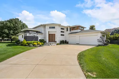 4700 Chestnut Grove Drive, Champaign, IL 61822 - Photo 2