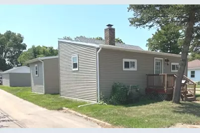 915 W Superior Street, Ottawa, IL 61350 - Photo 1