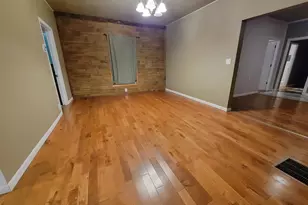 915 W Superior St, Ottawa, IL 61350 - Photo 8