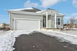 353 N Aspen Dr, Cortland, IL 60112 - Photo 2