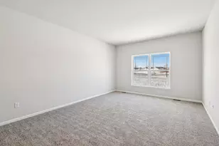 353 N Aspen Dr, Cortland, IL 60112 - Photo 28