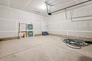 353 N Aspen Dr, Cortland, IL 60112 - Photo 34