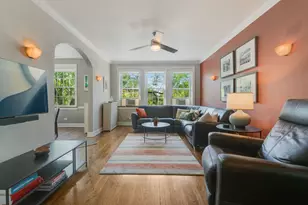 1217 Hull Terrace, Evanston, IL 60202 - Photo 2