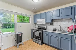 920 Suffolk Ave, Westchester, IL 60154 - Photo 10