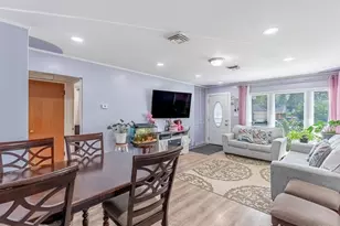 920 Suffolk Ave, Westchester, IL 60154 - Photo 2