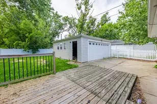 339 Shabbona Dr, Park Forest, IL 60466 - Photo 14