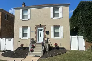 8104 S Fairfield Ave, Chicago, IL 60652 - Photo 2