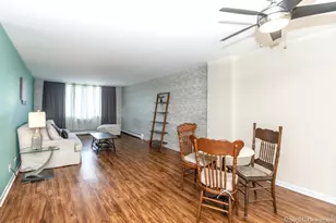 9745 S Karlov Ave, Oak Lawn, IL 60453 - Photo 8