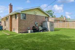 223 Lynn Ln, Chicago Heights, IL 60411 - Photo 4
