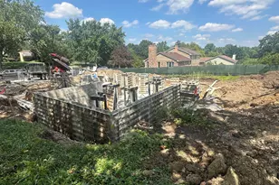 1011 Prairie Ave, Barrington, IL 60010 - Photo 2