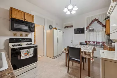 2242 W Taylor Street, Chicago, IL 60612 - Photo 8