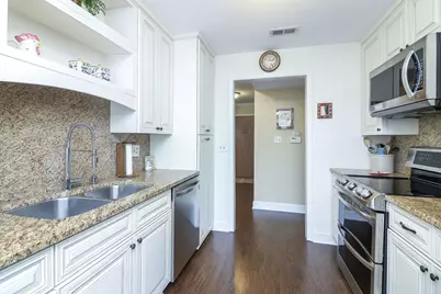 501 Lake Hinsdale Drive #307, Willowbrook, IL 60527 - Photo 8