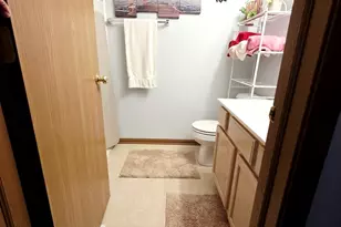 109 E Victoria Cir, North Aurora, IL 60542 - Photo 18