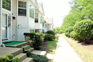 109 E Victoria Cir, North Aurora, IL 60542 - Photo 36