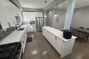 1755 E 72nd St, Chicago, IL 60649 - Photo 4