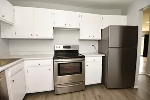 2306 Holiday Ter, Lansing, IL 60438 - Photo 6