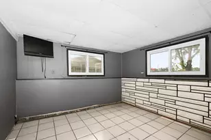 1915 E Clark St, Diamond, IL 60416 - Photo 18