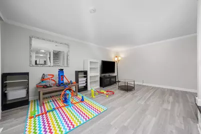 7333 Winthrop Way #10, Downers Grove, IL 60516 - Photo 4