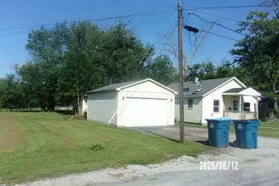 110 N Mansfield Avenue, Milford, IL 60953 - Photo 4