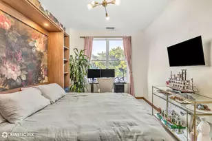 2040 W Belmont Ave, Chicago, IL 60618 - Photo 20