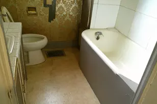 958 W William St, Decatur, IL 62522 - Photo 14