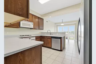 101 Pointe Drive #203, Northbrook, IL 60062 - Photo 6