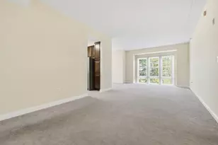 101 Pointe Dr, Northbrook, IL 60062 - Photo 2