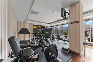 201 E Chestnut St, Chicago, IL 60611 - Photo 28