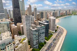 201 E Chestnut St, Chicago, IL 60611 - Photo 40