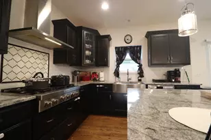 4215 Chinaberry Ln, Naperville, IL 60564 - Photo 12