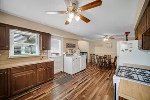 5613 W 84th Pl, Burbank, IL 60459 - Photo 8