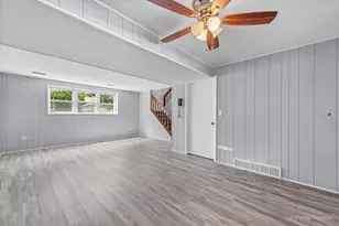 485 N Airlite St, Elgin, IL 60123 - Photo 24