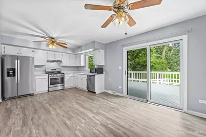 485 N Airlite Street, Elgin, IL 60123 - Photo 10