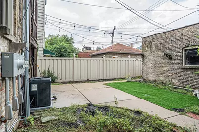 2424 W Hollywood Avenue #3, Chicago, IL 60659 - Photo 18