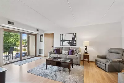 6455 W Belle Plaine Avenue #208, Chicago, IL 60634 - Photo 6