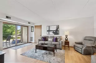 6455 W Belle Plaine Ave, Chicago, IL 60634 - Photo 6