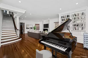 823 E Drexel Square, Chicago, IL 60615 - Photo 2