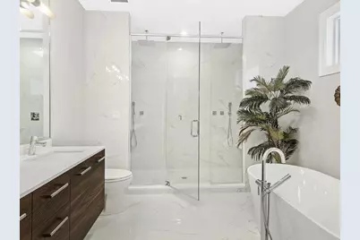 1938 N Ridgeway Avenue, Chicago, IL 60647 - Photo 16