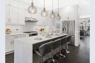 1938 N Ridgeway Avenue, Chicago, IL 60647 - Photo 4